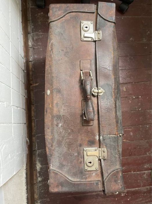 Винтажный чемодан
