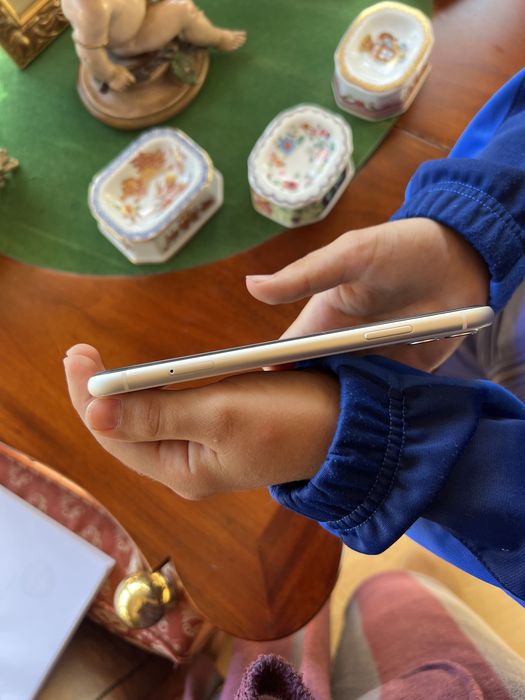 IPhone 11 como e com 3 anos de 6 mêses de uso
