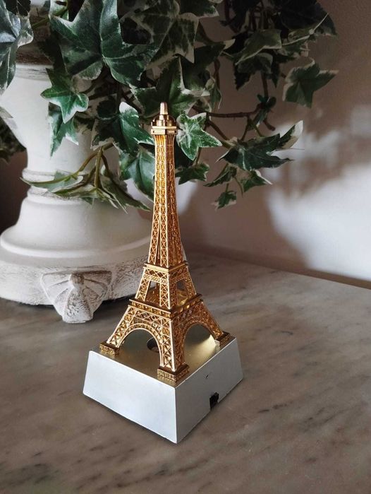 Torre Eiffel Iluminada