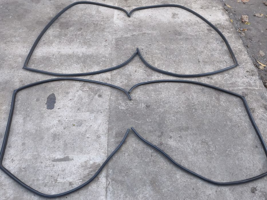 Продам уплотнители дверей на nissan x-trail t30