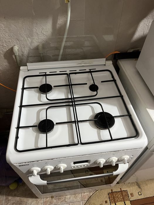 BEKO ~ Газова плита із електричною духовкою