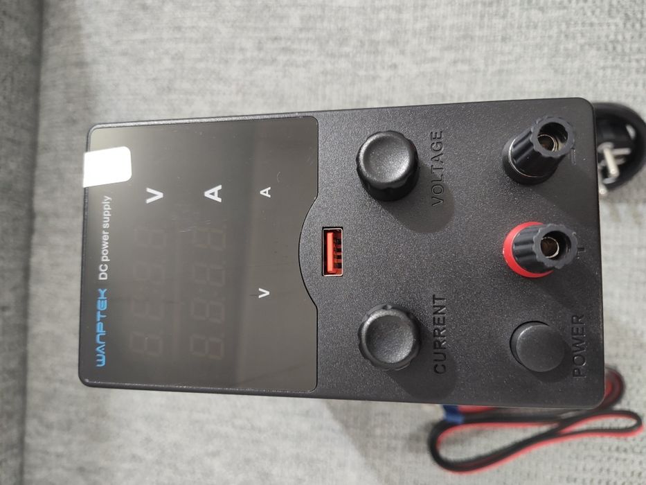 Zasilacz laboratoryjny 30V 10A LED