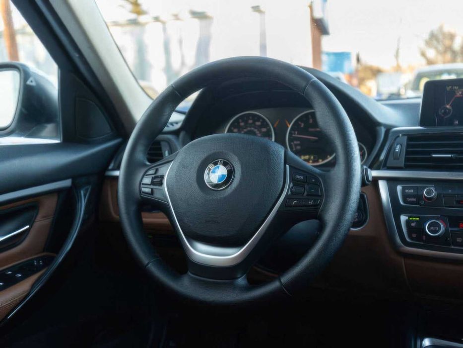 BMW 3 Series 328i      2015