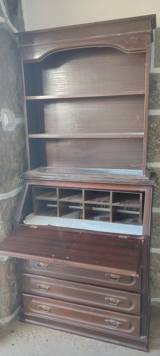Móvel e secretária comigo móvel para livros