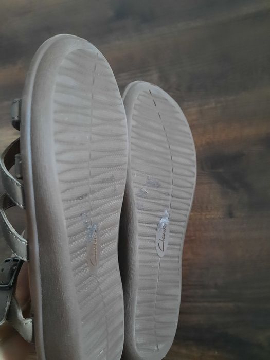 Сандали кожаные clarks 23.5 см стелька