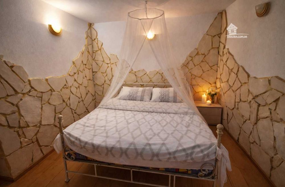 Посуточно. Баня, купель, беседка, бильярд, генератор. До 25 человек.