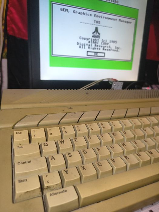 Atari 520 ретро комп'ютер