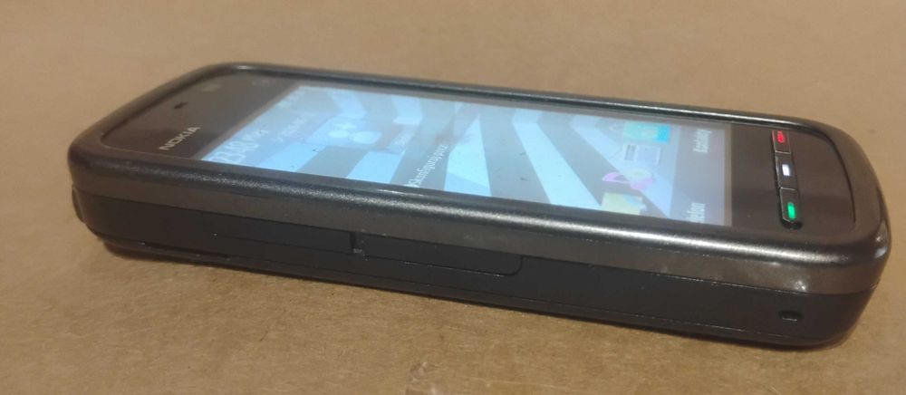 NOKIA 5228  RM- 625 + ładowarka bez simlock
