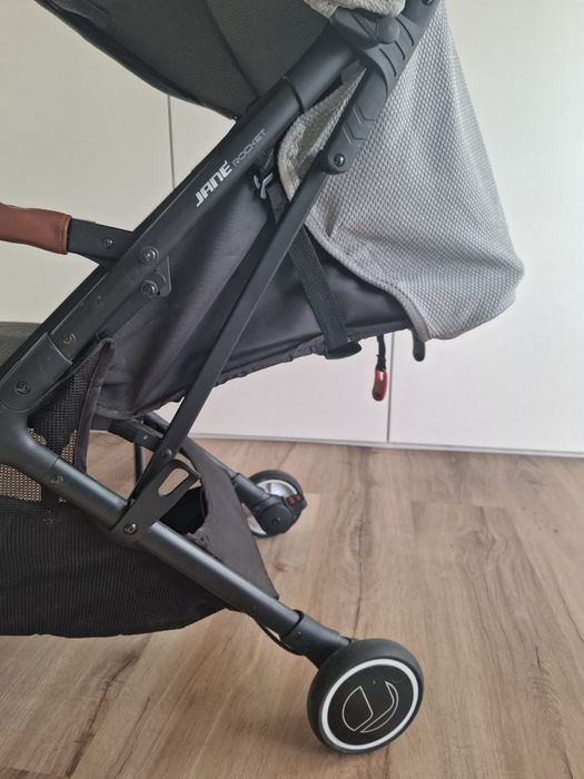Carrinho de bebe jané rocket ideal para transportar em cabine de avião