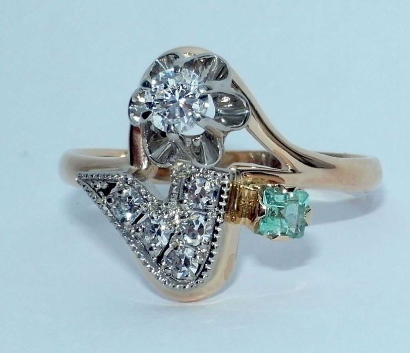 Кольцо золотое с бриллиантами и изумрудом СССР р.17.5