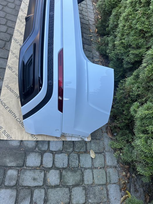 Бампер AUDI Q8 LS9R s-line