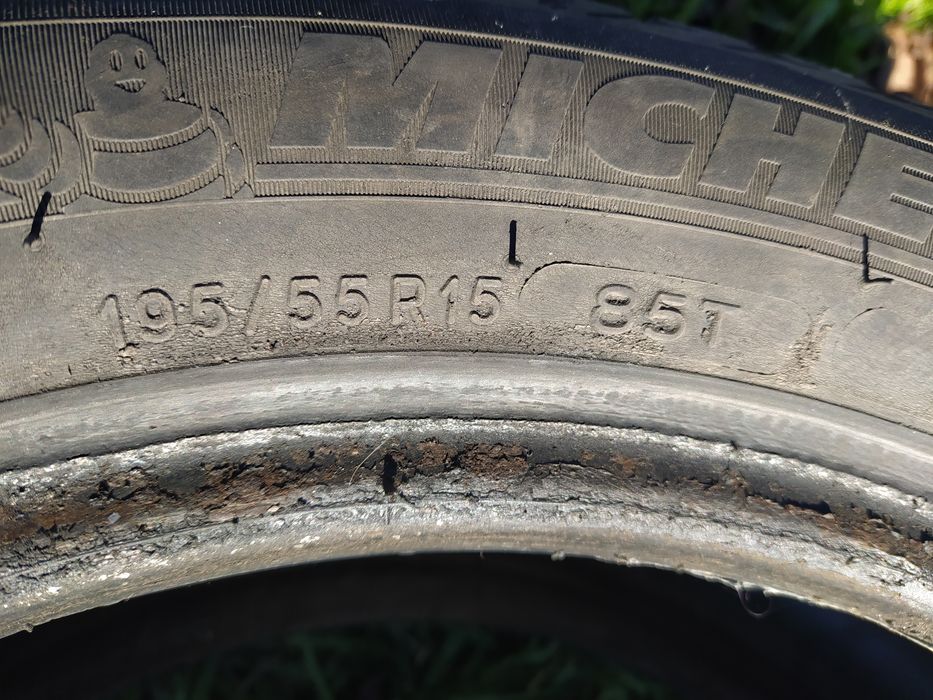 Пара зимних шин Мічелин