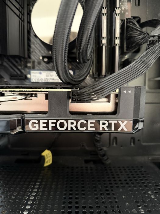 Pc Gamer / Ryzen 7 5700X / RTX 4060 Ti / 32 GB RAM + Monitor Asus 145Hz