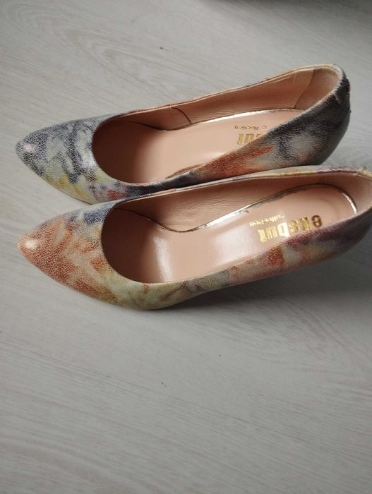 Pastelowe czółenka Eksbut 37 multikolor skóra