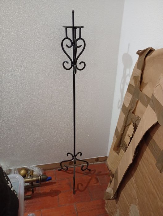 Suporte de Pé Alto de Candeeiro