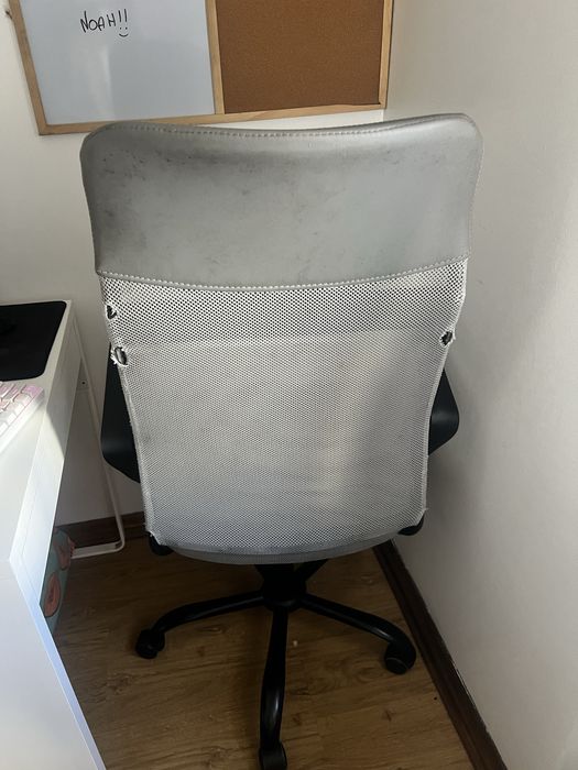 Mesa 50 €,cadeira escritorio 50€