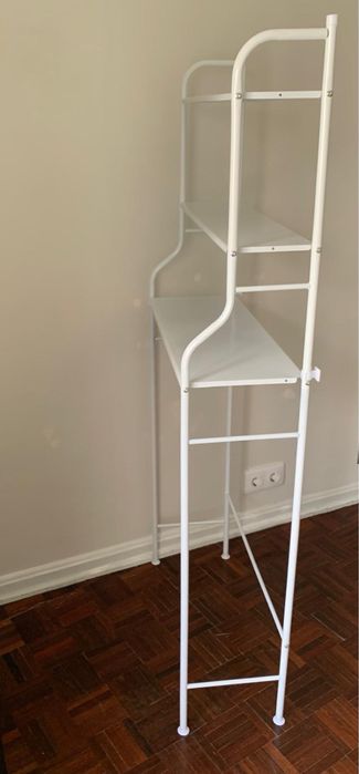 Rack que foi secretária muito útil. Estante como nova.