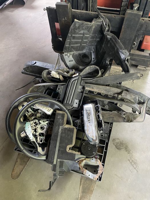 Запчастини Nissan Versa Note 2014-2019