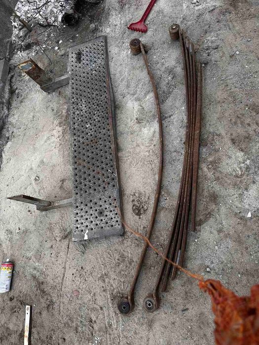 Продам підніжку та ресори