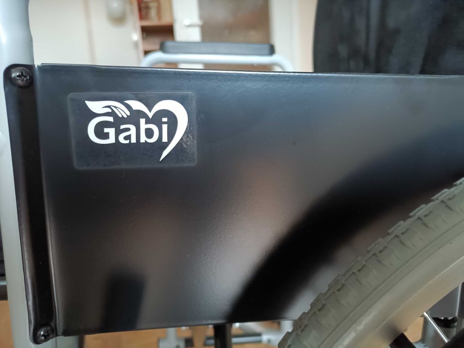 Wózek inwalidzki leżakowy specjalny Gabi z podparciem głowy, bierny