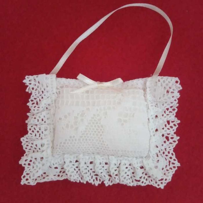 Dekoracyjna Koronkowa Poduszeczka na igły. NOWA