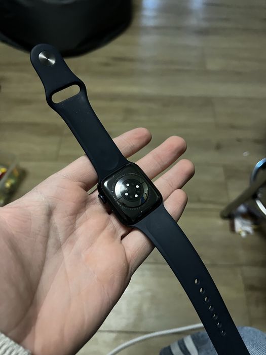 Продам Apple watch 7 41mm майже нові