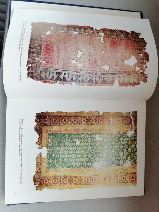 Livros de tapeçarias orientais