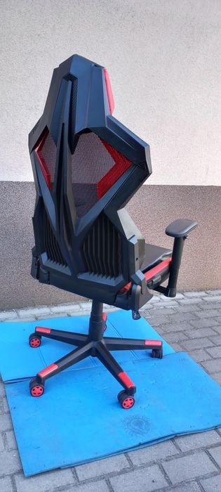 Fotel gamingowy needforspeed do biurka gabinetu do gier