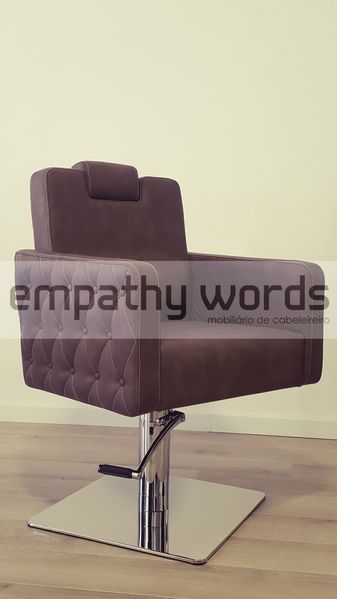 Cadeira de Cabeleireiro Nova - Fabrica