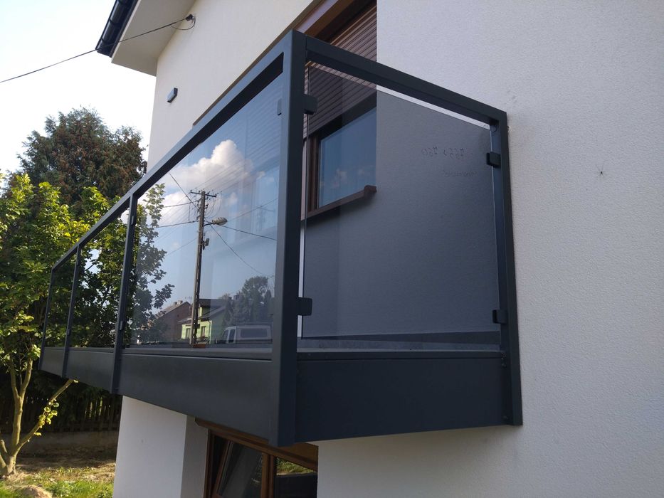 Balustrady balkonowe, balkon, barierki, balkon z blachy perforowanej