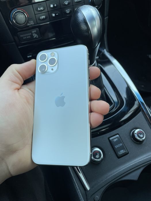 Iphone  11pro/64 gbWhite  nevelock