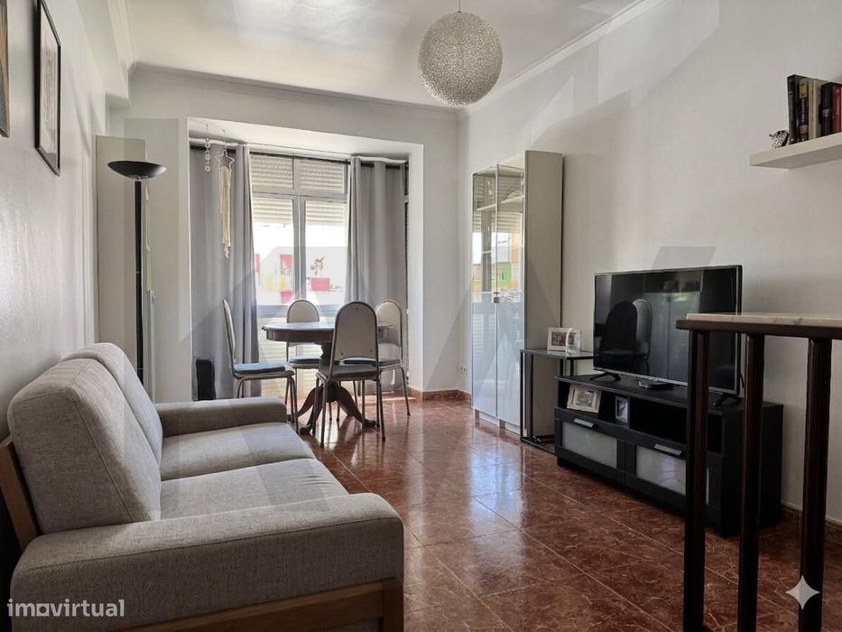 Apartamento T3 em São João da Talha, com vista rio e lugar de parqueam — Santa Iria De Azoia, São João Da Talha E Bobadela, Lisboa