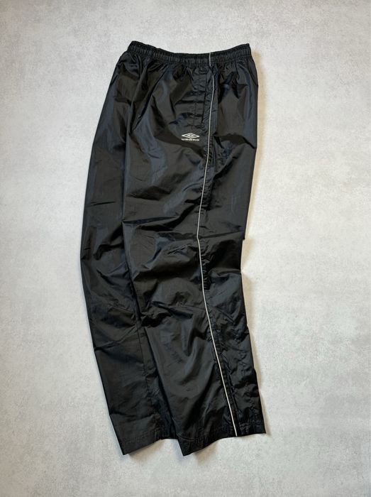 Вінтажні нейлонові штани Umbro чоловічі чорні оригінал