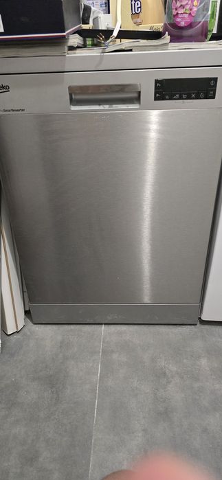 Zmywarka Beko model DFN28321X