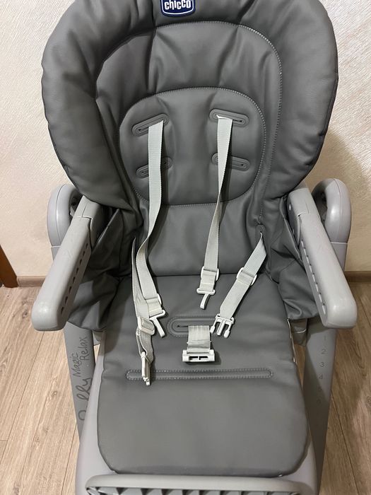 Стільчик для годування Chicco Magic relax