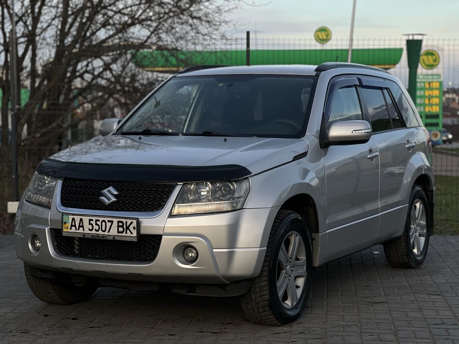 Suzuki Grand Vitara 2.0 газ/бенз автомат полный привод