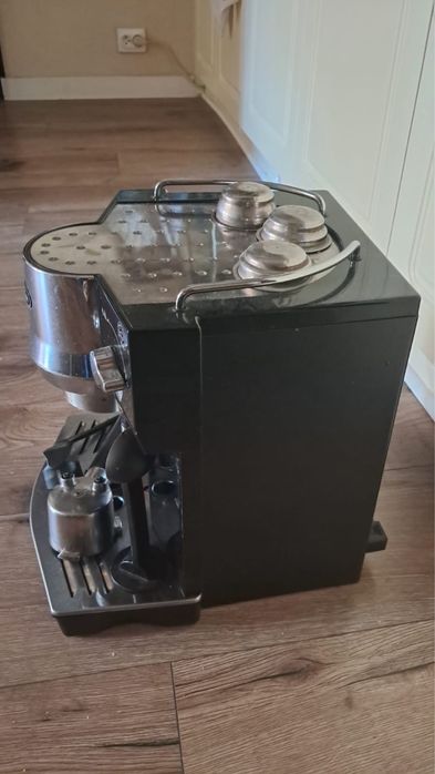 Ekspres kolbowy Delonghi