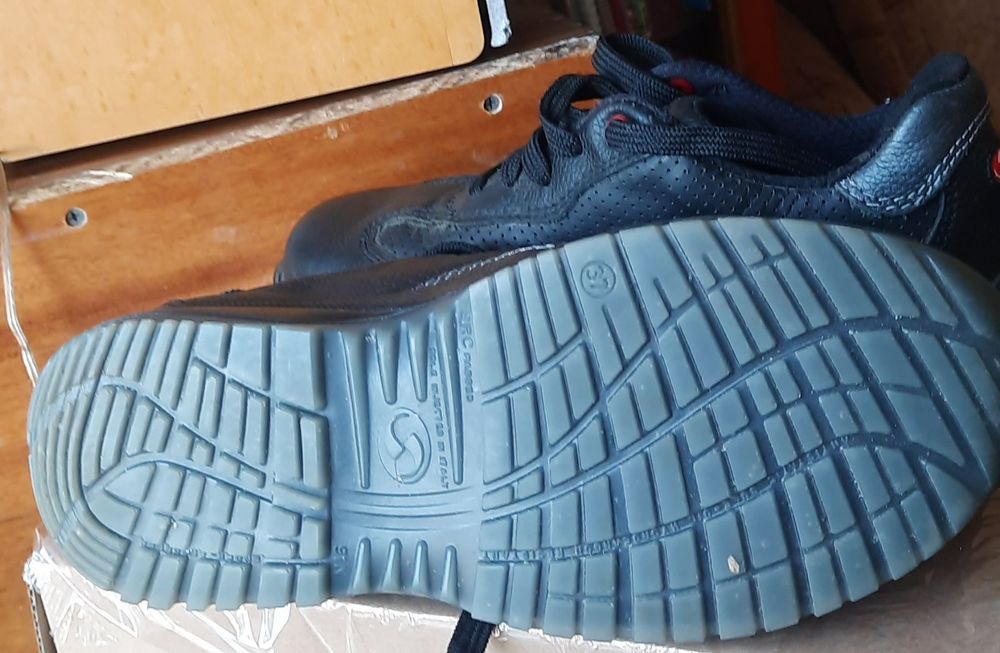 Взуття,  шкіра, 37 розмір, в ідеальному стані.,