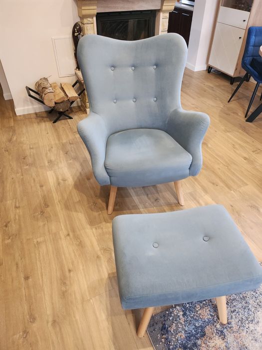 Fotel z podnóżkiem