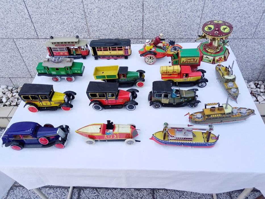 Brinquedos em folha litografados da (Paya)