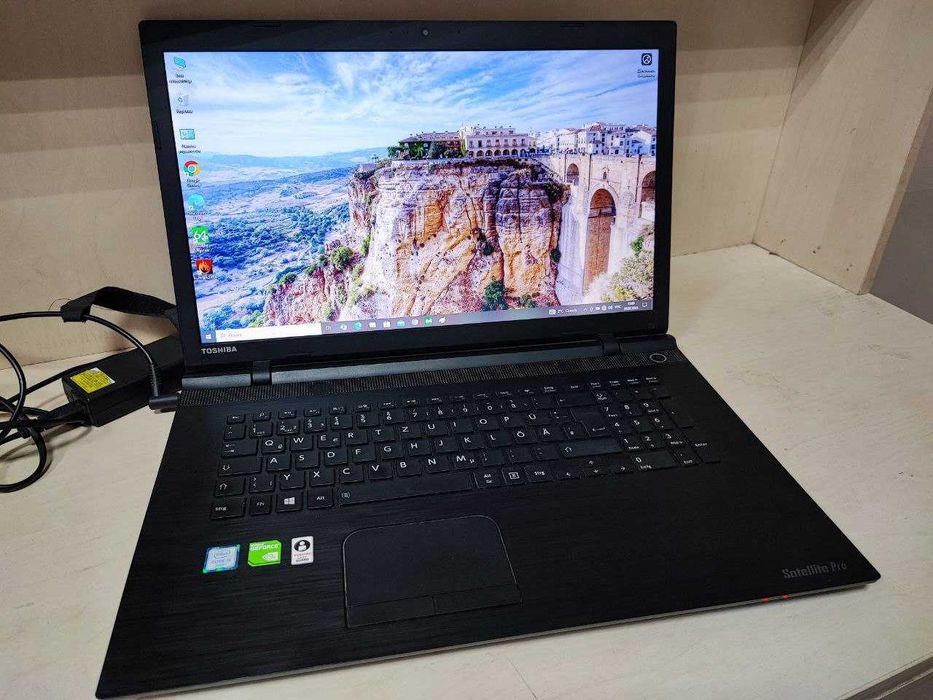 ноутбук Toshiba Satellite C70\New SSD\GeForce GT\з Німеччини