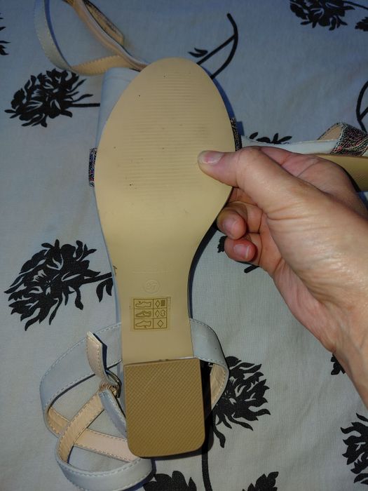 Skórzane buty Monnari