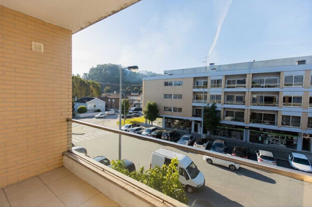 Aluga-se quarto em apartamento calmo e bem localizado em Braga.