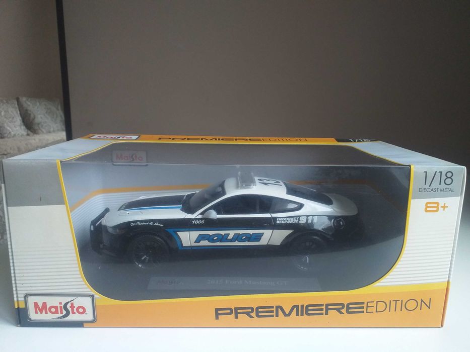 модель  1/18 Ford Mustang GT 2015 Police