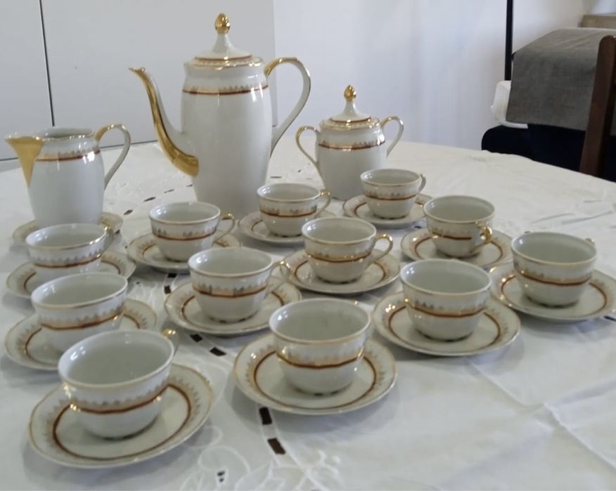 Serviço 126 peças de jantar café e chá porcelana Coimbra novo