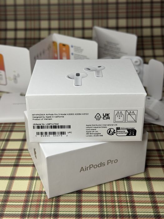 Навушники Apple AirPods Pro 3