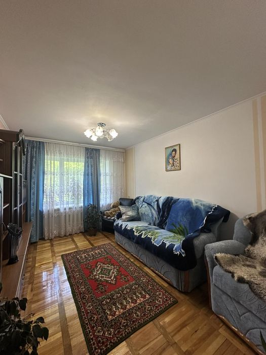 Продам затишну трикімнатну квартиру