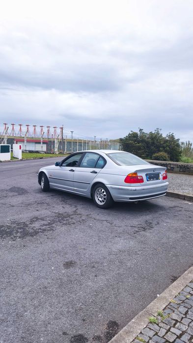BMW 318i series e46
