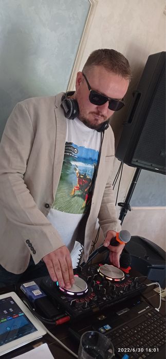 Ведучий, музика. Свято!