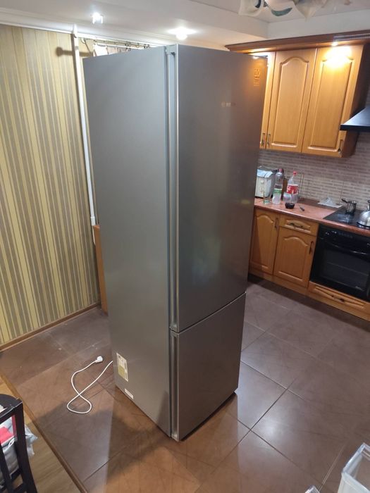 Холодильник Bosch KGN39VL316